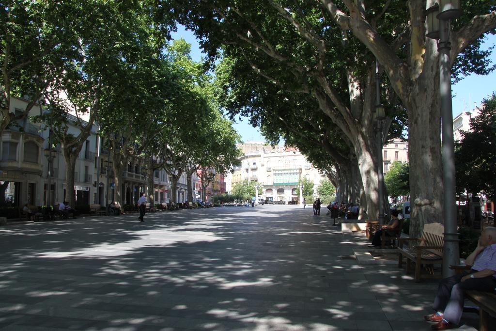 Apartaments Centre Figueres Figueres  Exterior foto